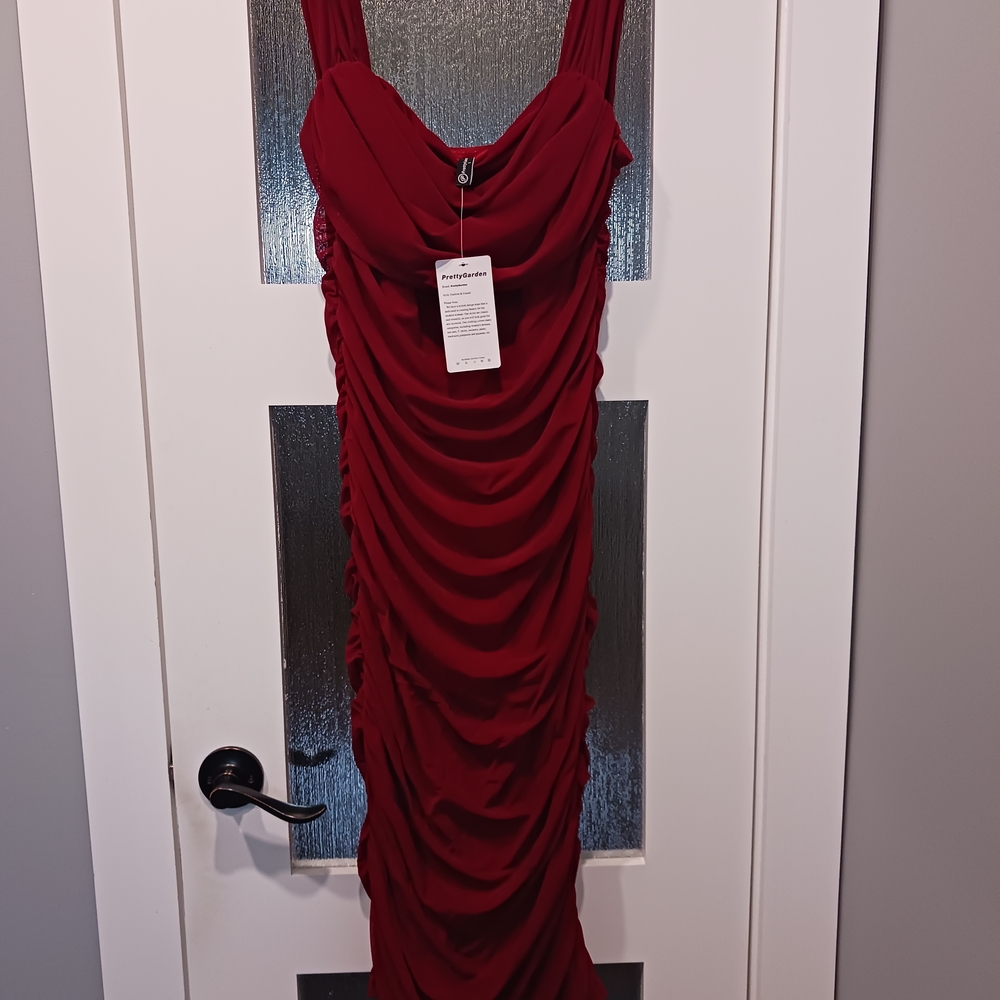 Elegant Burgundy Ruched Midi Dress